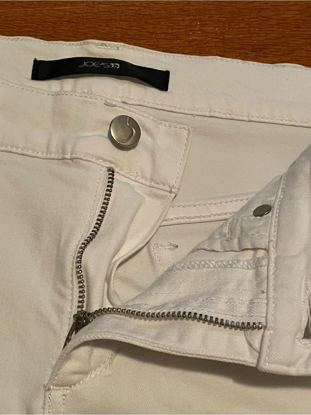 Joe’s Jeans White Woman’s Casual Shorts Size 27